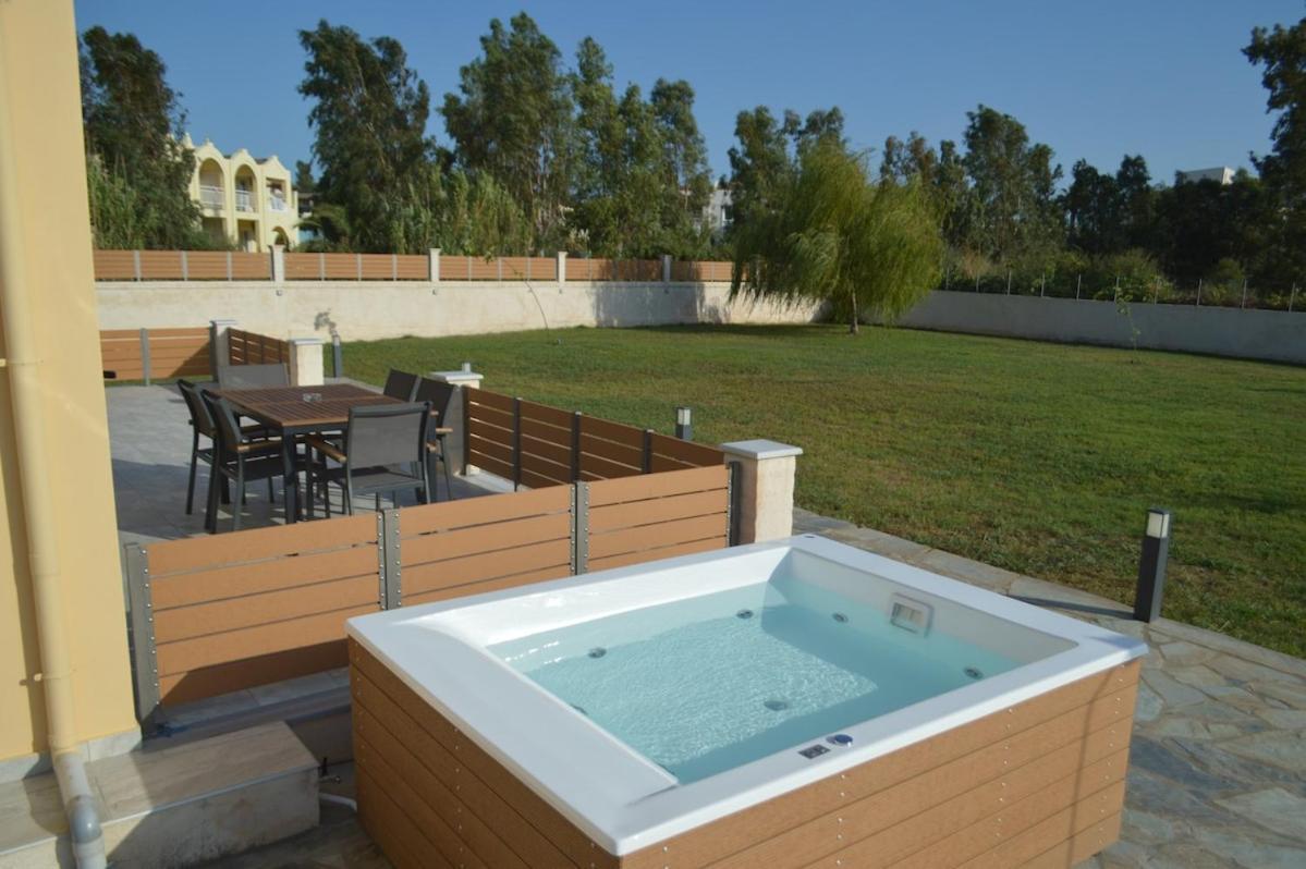 Issos House Holiday home *